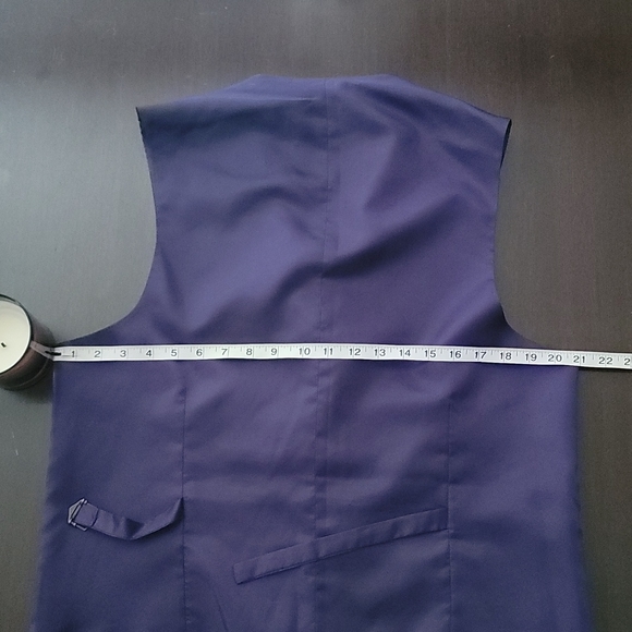 Vest - Picture 9 of 9